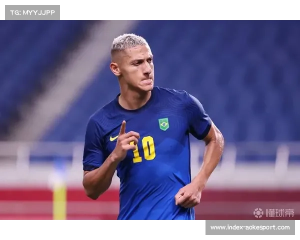 米特洛维奇以24球紧追射手榜榜首 展现强劲进攻实力稳居次席