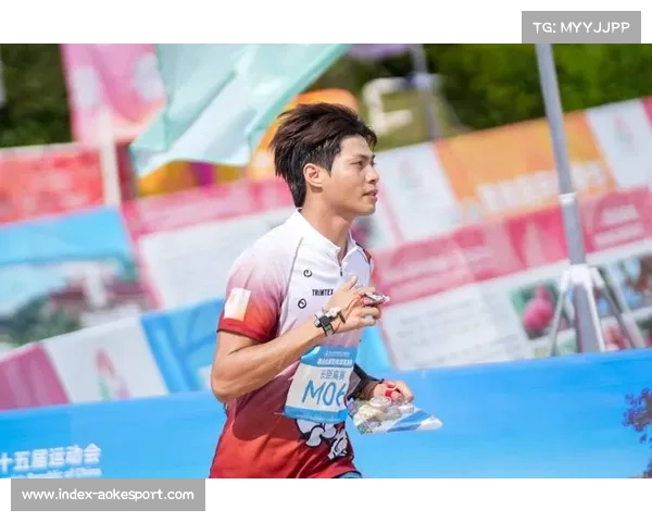 中国游泳队勇夺四金 朱彩云破纪录展现中国青年竞技实力